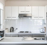 Contemporary House  Seaviews - Darwin Holiday