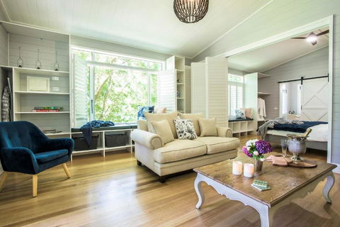 Franklin An Escape To The Country - Darwin Holiday 4