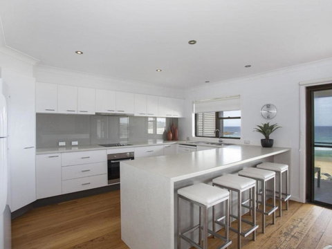 Beach Rd 24 Mollymook - Darwin Holiday 2