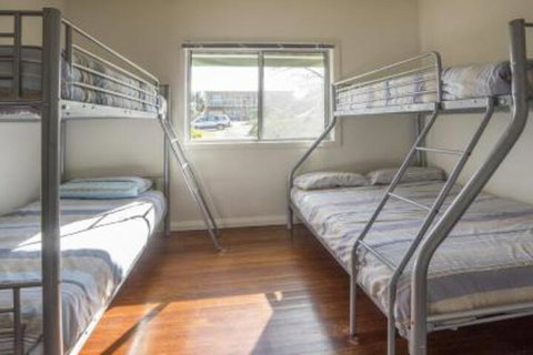 Lockhart Ave 76 - Darwin Holiday 2