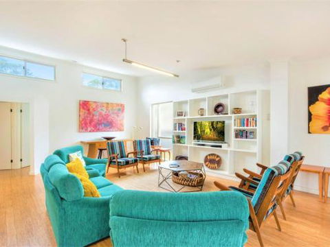 Tallwood Ave 77 Mollymook - Darwin Holiday 1