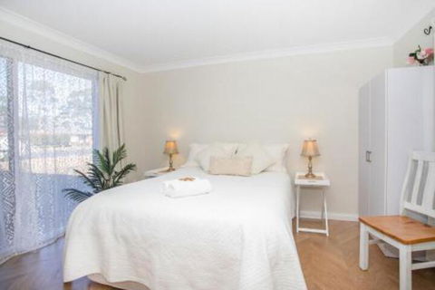 Macleay Street 23 Narrawallee - Darwin Holiday 3