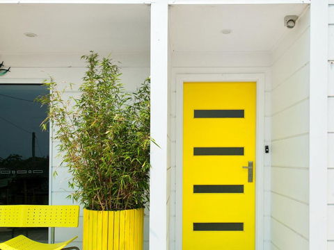 Embracing DutchiesatNelsons Bay - Darwin Holiday 1