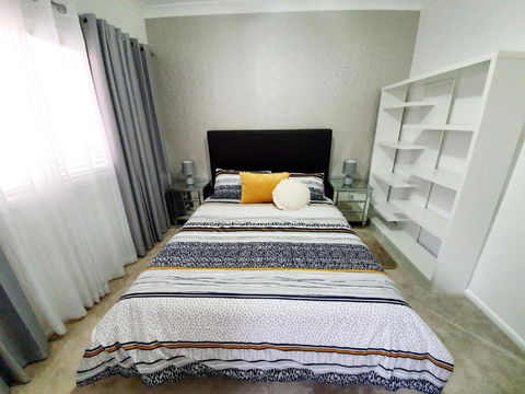 Embracing DutchiesatNelsons Bay - Darwin Holiday 5