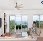 Embracing DutchiesatNelsons Bay - Darwin Holiday