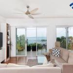 Embracing DutchiesatNelsons Bay - Darwin Holiday 0