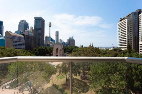 THE HYDEAWAY LUXE HYDE PARK CITY APARTMENT Hosted By LAbode Accommodation - Darwin Holiday 4