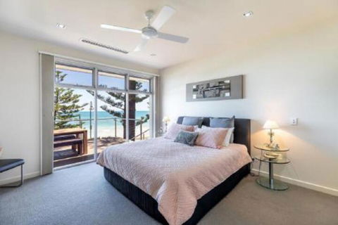 ULTIMA At The Bay Glenelg Absolute Beachfront - Darwin Holiday 6