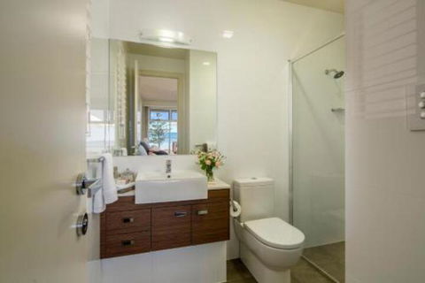 ULTIMA At The Bay Glenelg Absolute Beachfront - Darwin Holiday 2