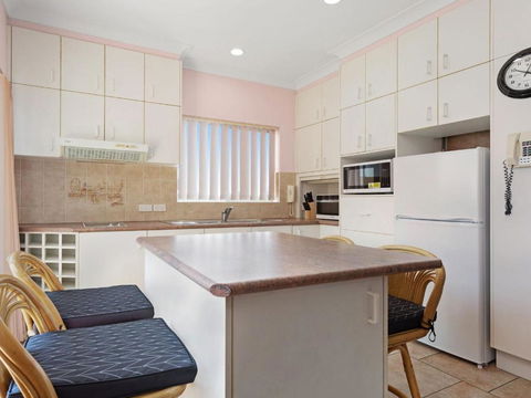 Debra Court 11 - Darwin Holiday 3