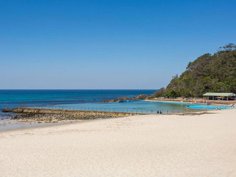 Debra Court 11 - Darwin Holiday 6