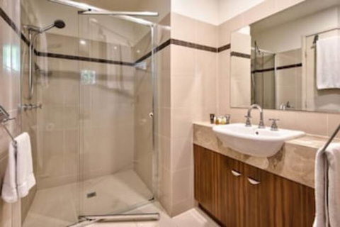 Cooinda Gardens 6 On Hamilton Island - Darwin Holiday 7