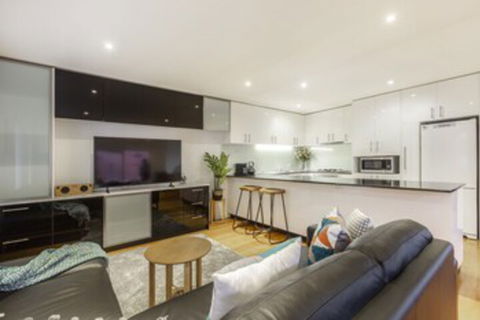 Tranquil Townhouse In Port Melbourne - Darwin Holiday 0