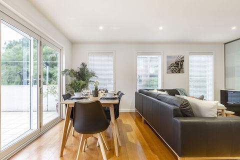 Tranquil Townhouse In Port Melbourne - Darwin Holiday 3