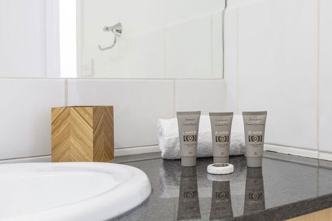 Tranquil Townhouse In Port Melbourne - Darwin Holiday 5