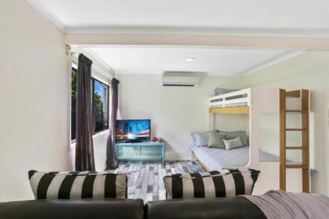 Sunshine Beach Shack - Darwin Holiday 3