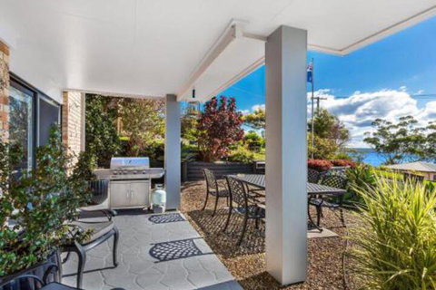 Yenangoon Walking Togetherat Corlette - Darwin Holiday 7