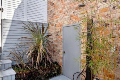 Yenangoon Walking Togetherat Corlette - Darwin Holiday 2