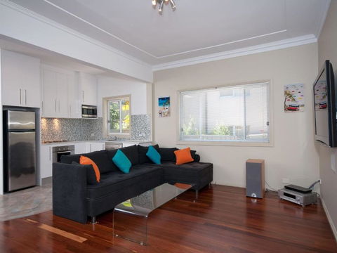 Street Cafe Boutique Accommodationat Nelson Bay - Darwin Holiday 1