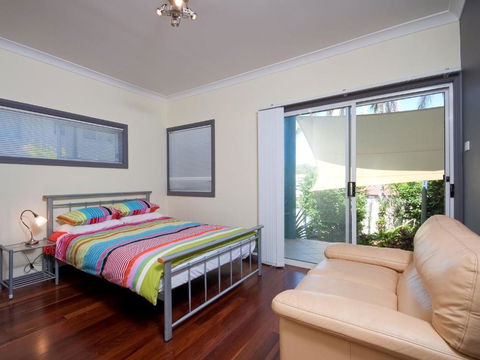 Street Cafe Boutique Accommodationat Nelson Bay - Darwin Holiday 3