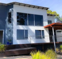 BAY of FIRES BEACH SHACK ocean views from a modern Beachhouse - Darwin Holiday