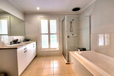 Dragons Rest - Darwin Holiday 5