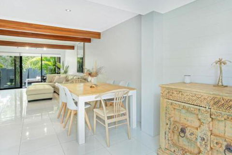 Cool Coastal Chic Noosaville - Darwin Holiday 3