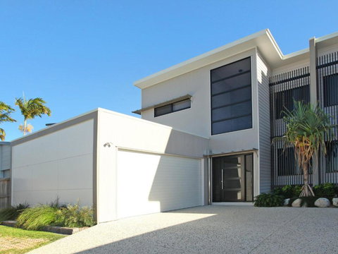 Culbara 23b Modern 5 Bedroom Townhouse On Canal With Plunge Pool Pontoon & Aircon! - Darwin Holiday 2