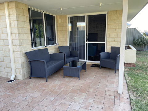 Byford House In The Glades - Darwin Holiday 3