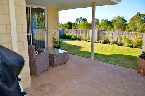 Byford House In The Glades - Darwin Holiday 4