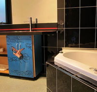 Cherry Blossom Bed  Breakfast - Darwin Holiday