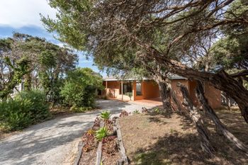 Latham Beach House - Darwin Holiday 6