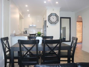 Lil Haven - Darwin Holiday 2