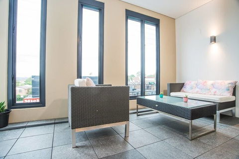 Oud Wood Apartment - Darwin Holiday 3