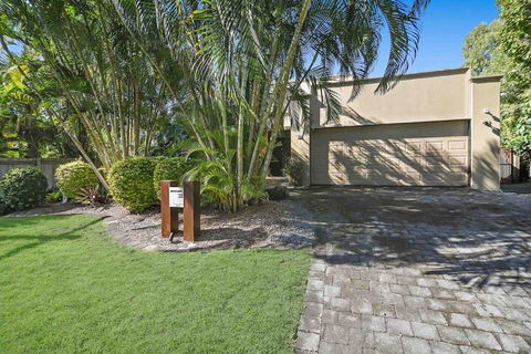 Home Away From Home, 38 Redwood Avenue, Marcus Beach, Noosa Area - Darwin Holiday 1