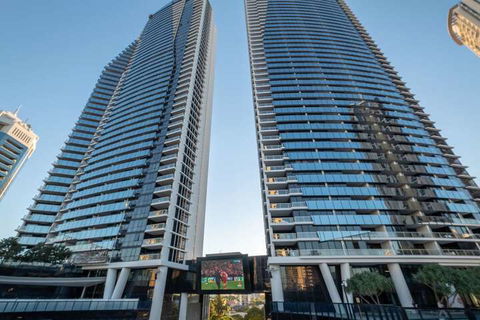 Circle On Cavill Luxury 2 Bedroom Ocean Views - Darwin Holiday 2