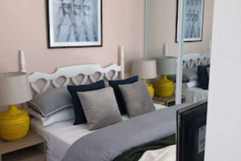 Sun-drenched 1 Bed Studio Apartment In Newtown - Darwin Holiday 0