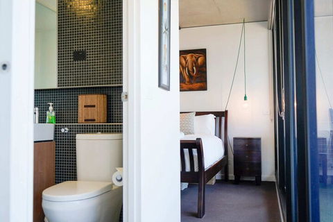 Modern 2BD W / City Views Pool Gym & Rooftop - Darwin Holiday 4