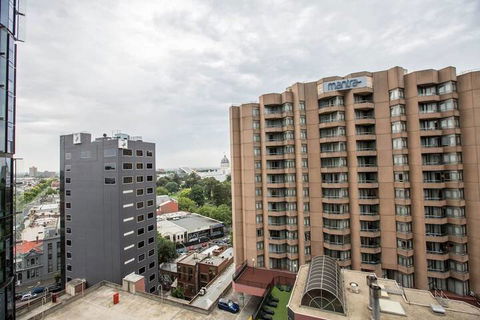 City Living At Best Location In Melbourne - Darwin Holiday 2