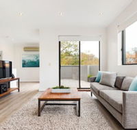 Spacious  Sunny 1 Bdrm in Surry Hills - FOV - Darwin Holiday