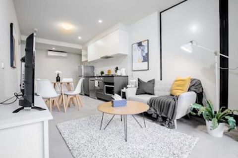 Stunning 2 Bed On Collins With Pool In Southern Cross - Darwin Holiday 0