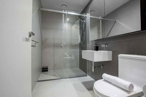 Stunning 2 Bed On Collins With Pool In Southern Cross - Darwin Holiday 5