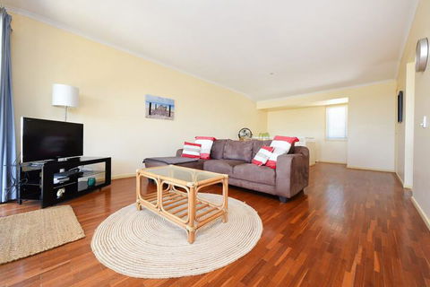 Sunbright 2/5 Petrel Street - Darwin Holiday 6