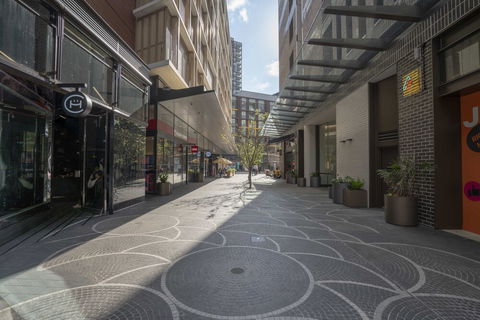 New 2 Bedroom Darling Harbor Apartment - Darwin Holiday 2