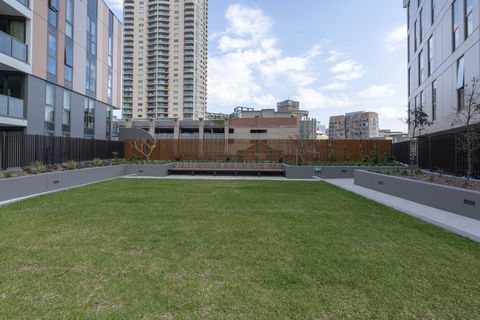 New 2 Bedroom Darling Harbor Apartment - Darwin Holiday 5