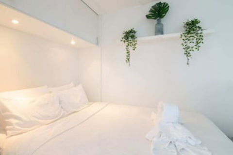 Bright 1 Bedroom Studio With Amazing City Views - Darwin Holiday 0