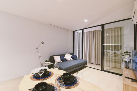 Light House S Collection - Darwin Holiday 7