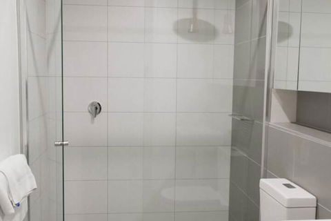 Modern Light-filled Luxury 1bedroom Apartment In South Melbourne - Darwin Holiday 3