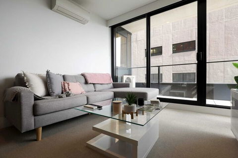 Fantastic 2BD Apt In Melbournes Southbank! - Darwin Holiday 1