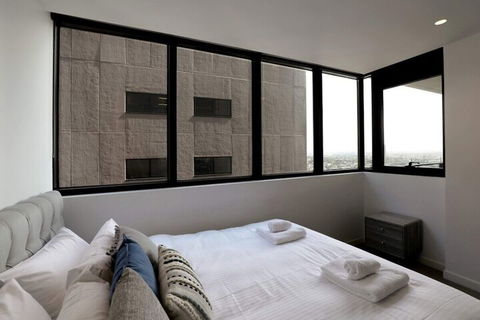 Fantastic 2BD Apt In Melbournes Southbank! - Darwin Holiday 3